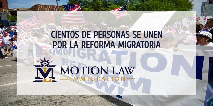 Cientos de personas se toman las calles por la inmigración