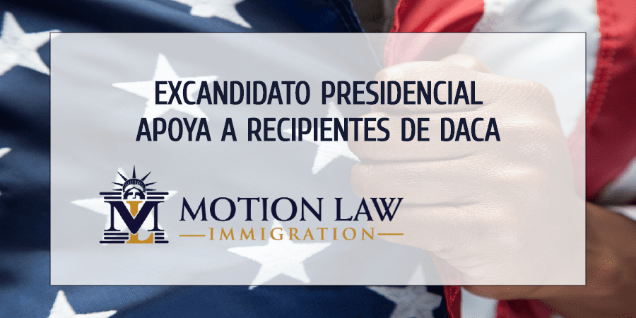 Excandidato presidencial lanza proyecto de camisetas para apoyar beneficiarios de DACA