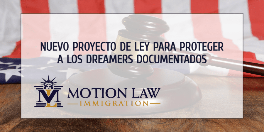 Senadores introducen proyecto de ley para proteger a los Dreamers Documentados